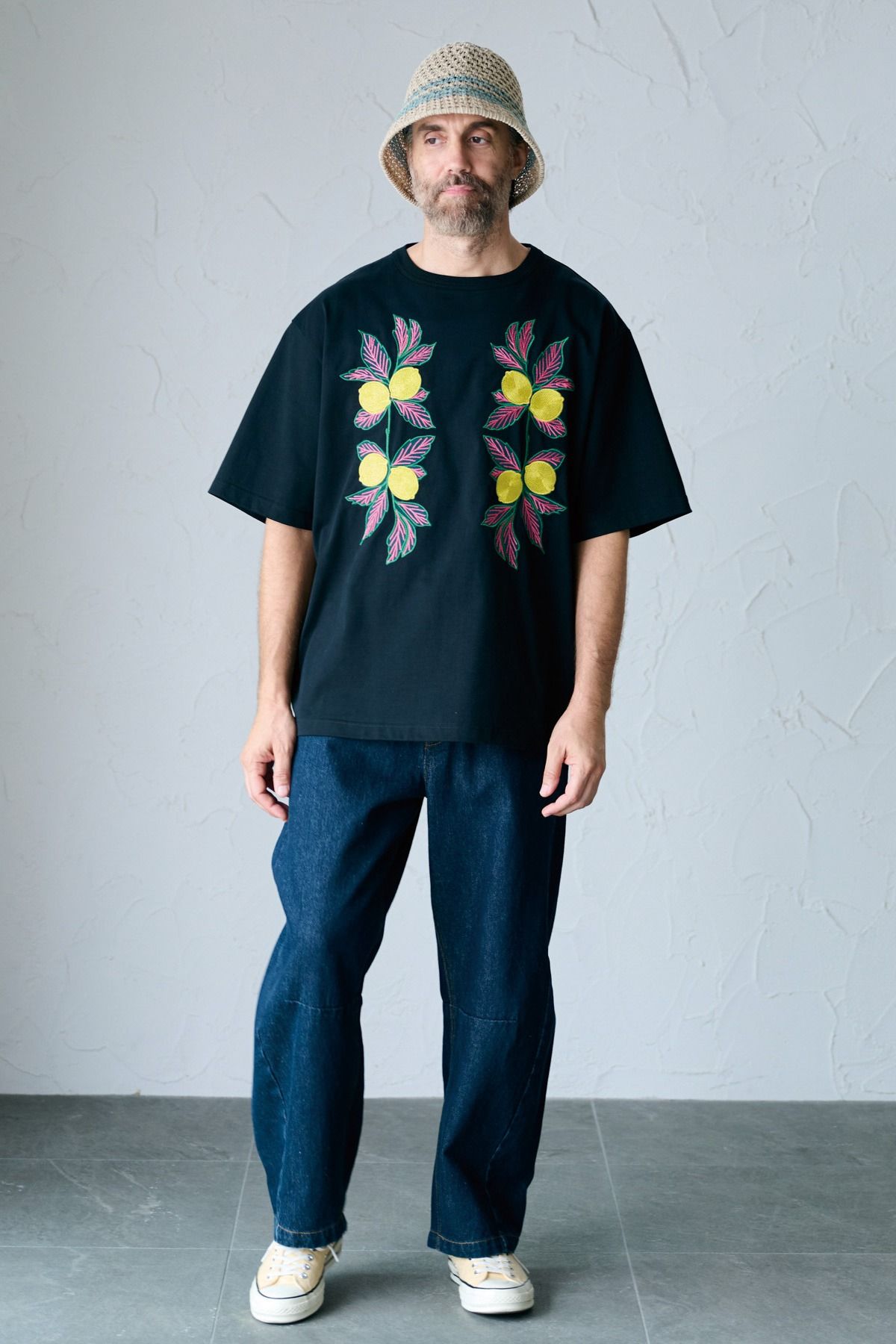 MEGURU / NEEDLE PATCH TOP 刺繍Tシャツ - BLACK