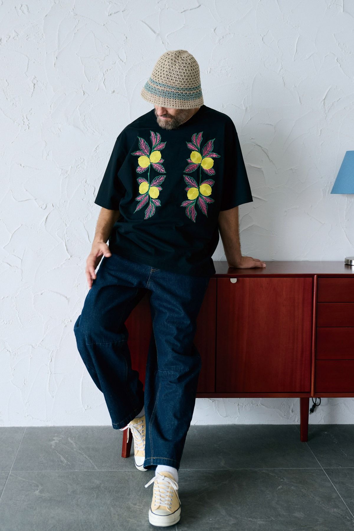 MEGURU / NEEDLE PATCH TOP 刺繍Tシャツ - BLACK