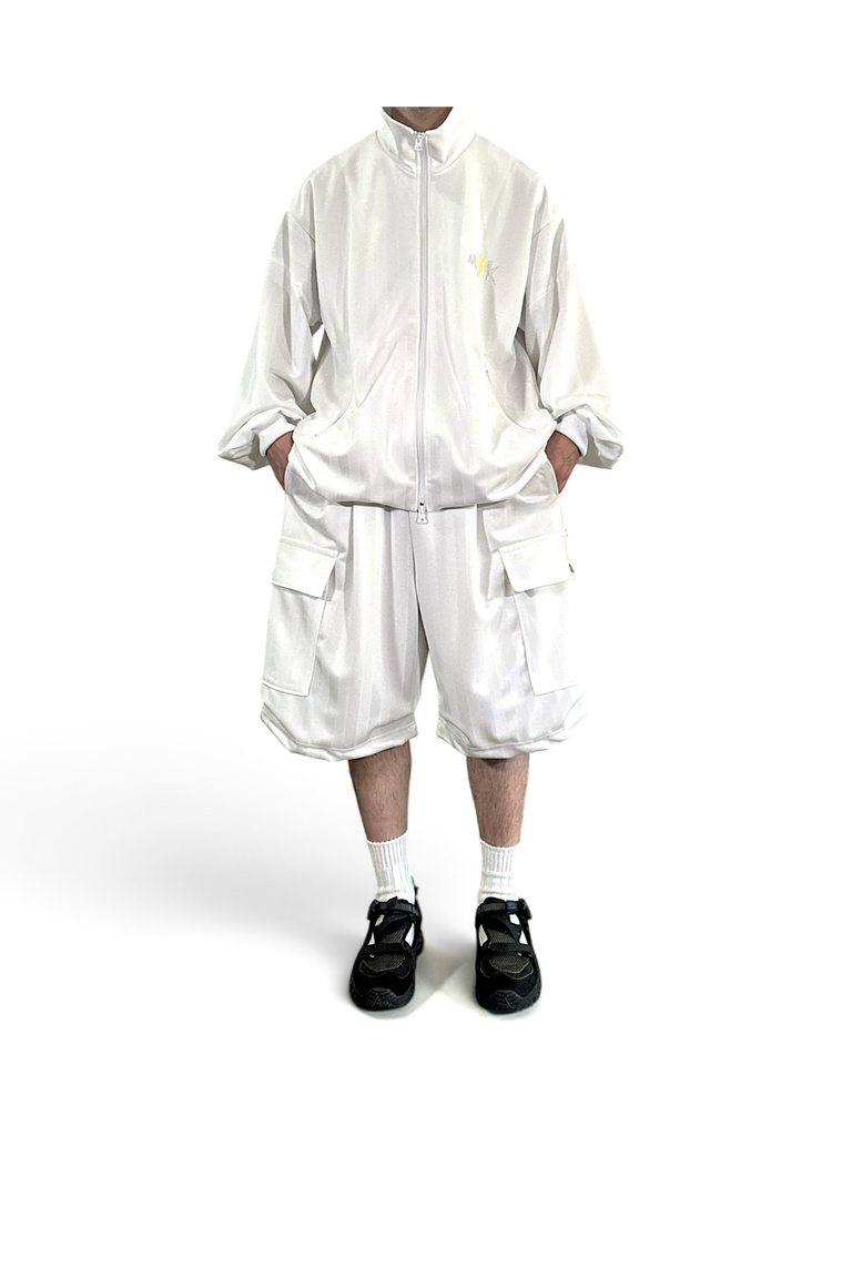身長172cm : Size RELAX着用