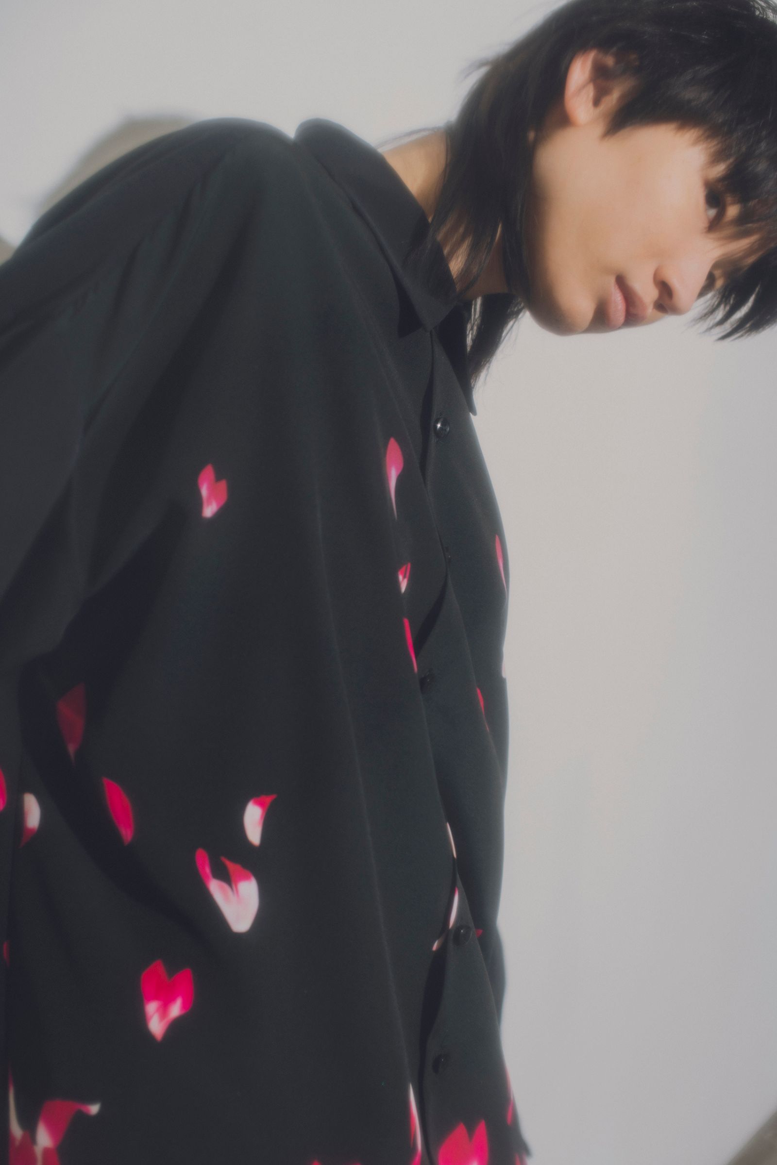 meagratia - 長袖シャツ : Flower pattern shirt / フラワーパターン