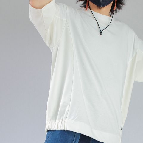王道スタイルを"らしく"変化させるのは小物とサイズ感
