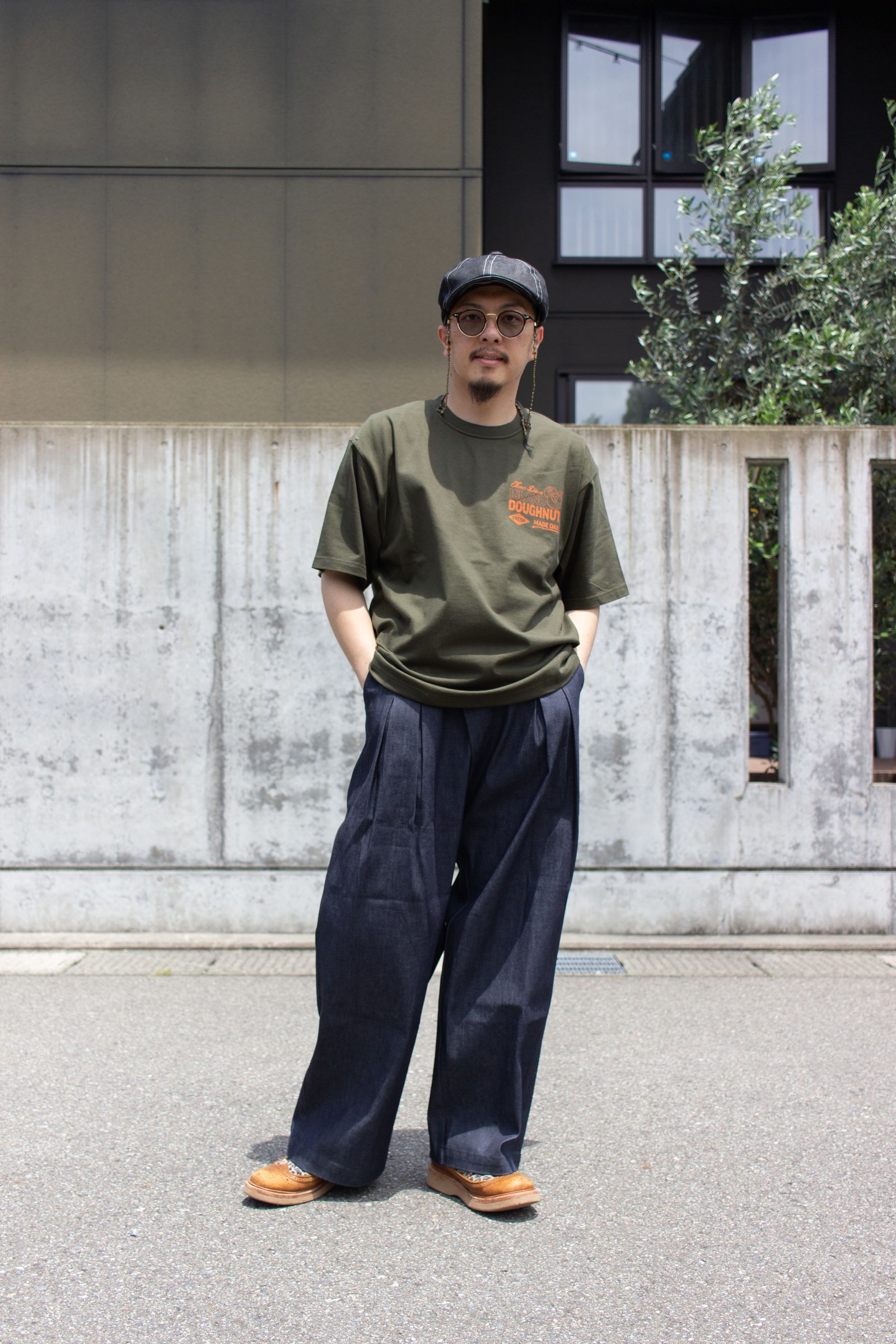 Tシャツ: GRAPHIC SCREEN TEE "DOUGHNUTS" / グラフィックスクリーンTEE - オリーブ