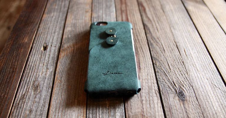 LITSTA より iPhoneを着飾るレザードレスが登場
