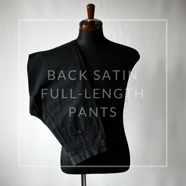 コーディネートし易くバッチリ決まる黒パン【RYU : back satin full-length pants】