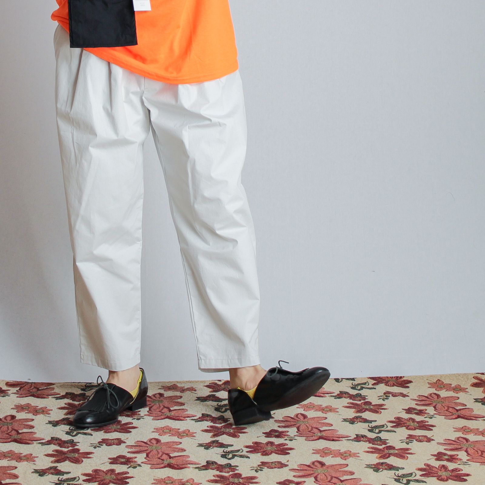 ラフになり過ぎないプリントTシャツコーデ