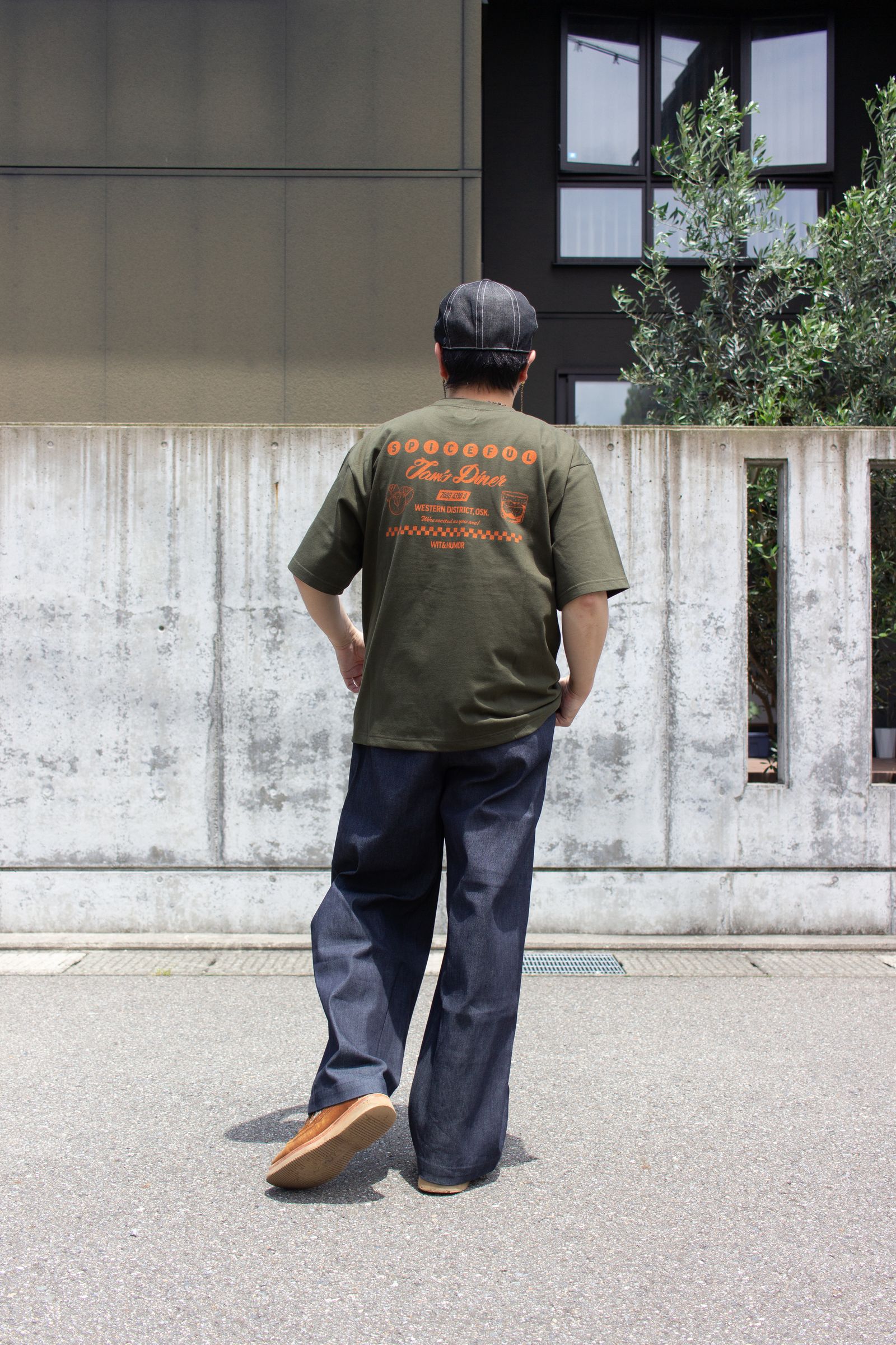 Tシャツ: GRAPHIC SCREEN TEE "DOUGHNUTS" / グラフィックスクリーンTEE - オリーブ