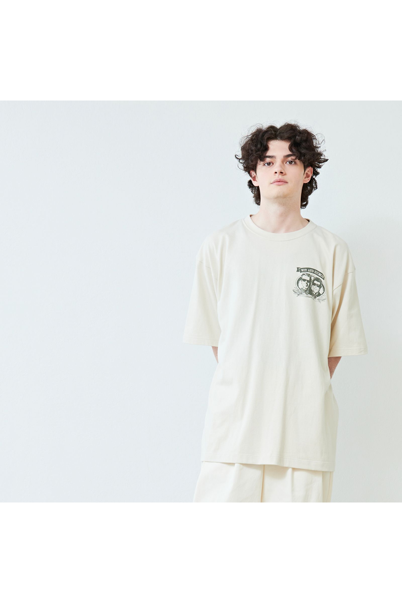 Tシャツ: GRAPHIC SCREEN TEE "THE MAN" / グラフィックスクリーンTEE - サンドベージュ