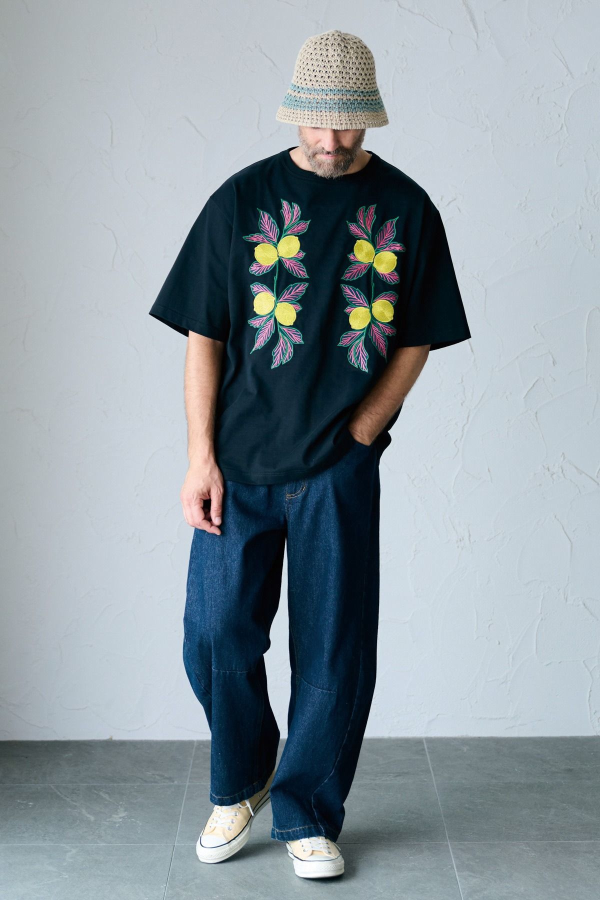 MEGURU / NEEDLE PATCH TOP 刺繍Tシャツ - BLACK