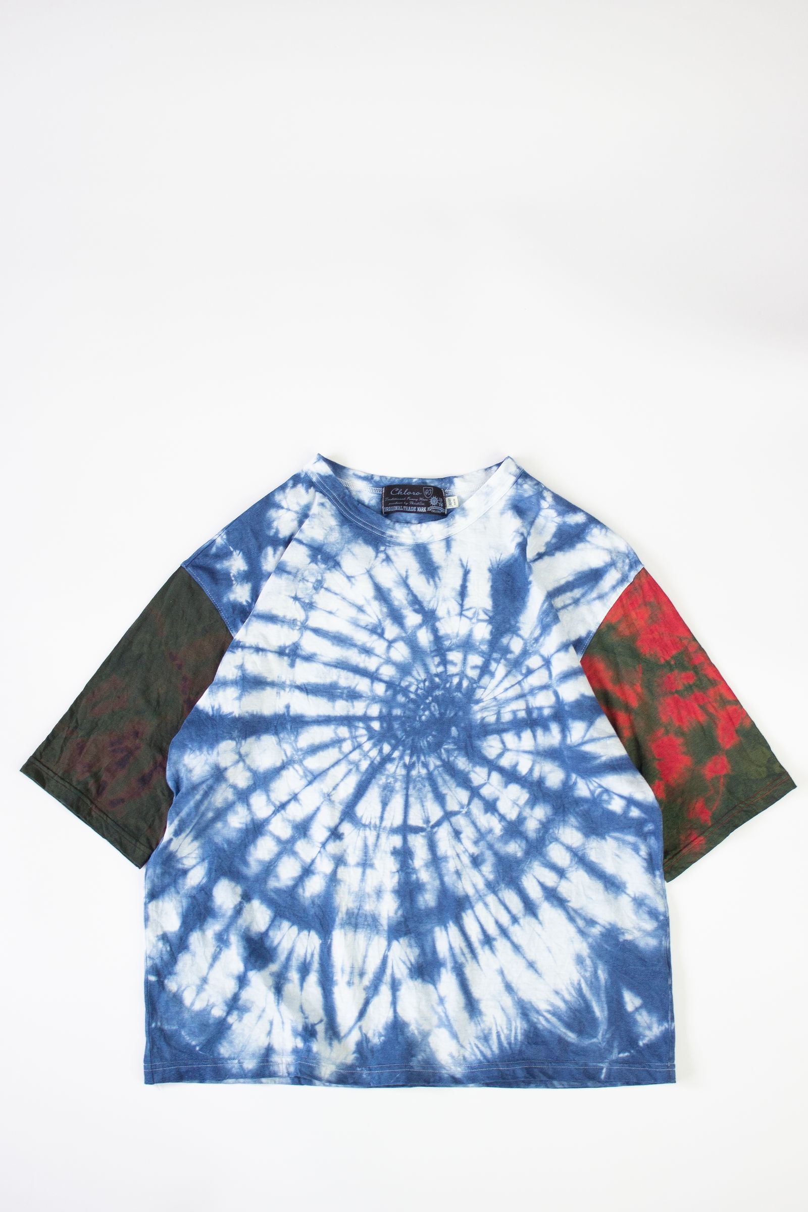 TOMOSHIBI x chloro コラボTシャツ - 藍タイダイ
