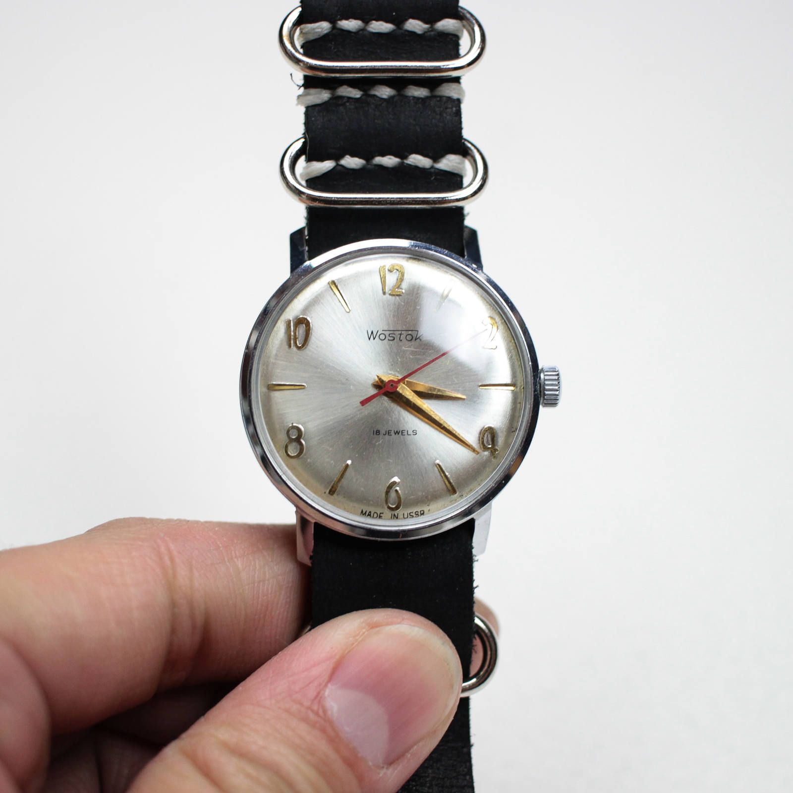 1970年代ソビエト製のビンテージ腕時計 | tomoshibi