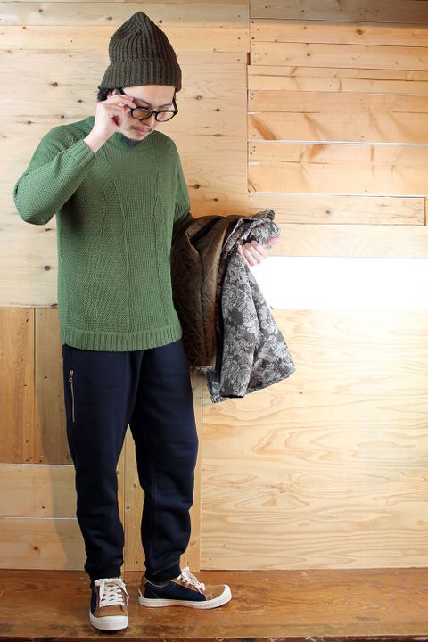 ストリート感とリラックス感と季節感。