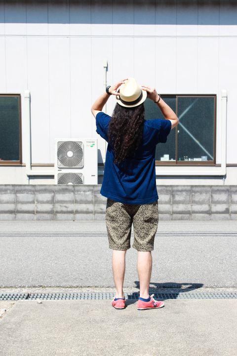 ピンクのスニーカー