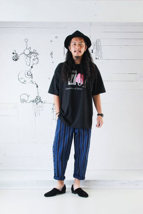 B.Blue