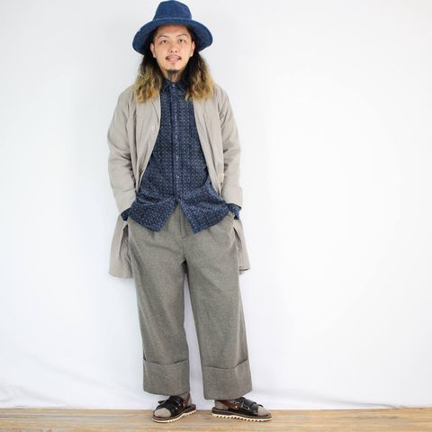 傳tutaeeのウールパンツを使ったコーディネート【日曜日】