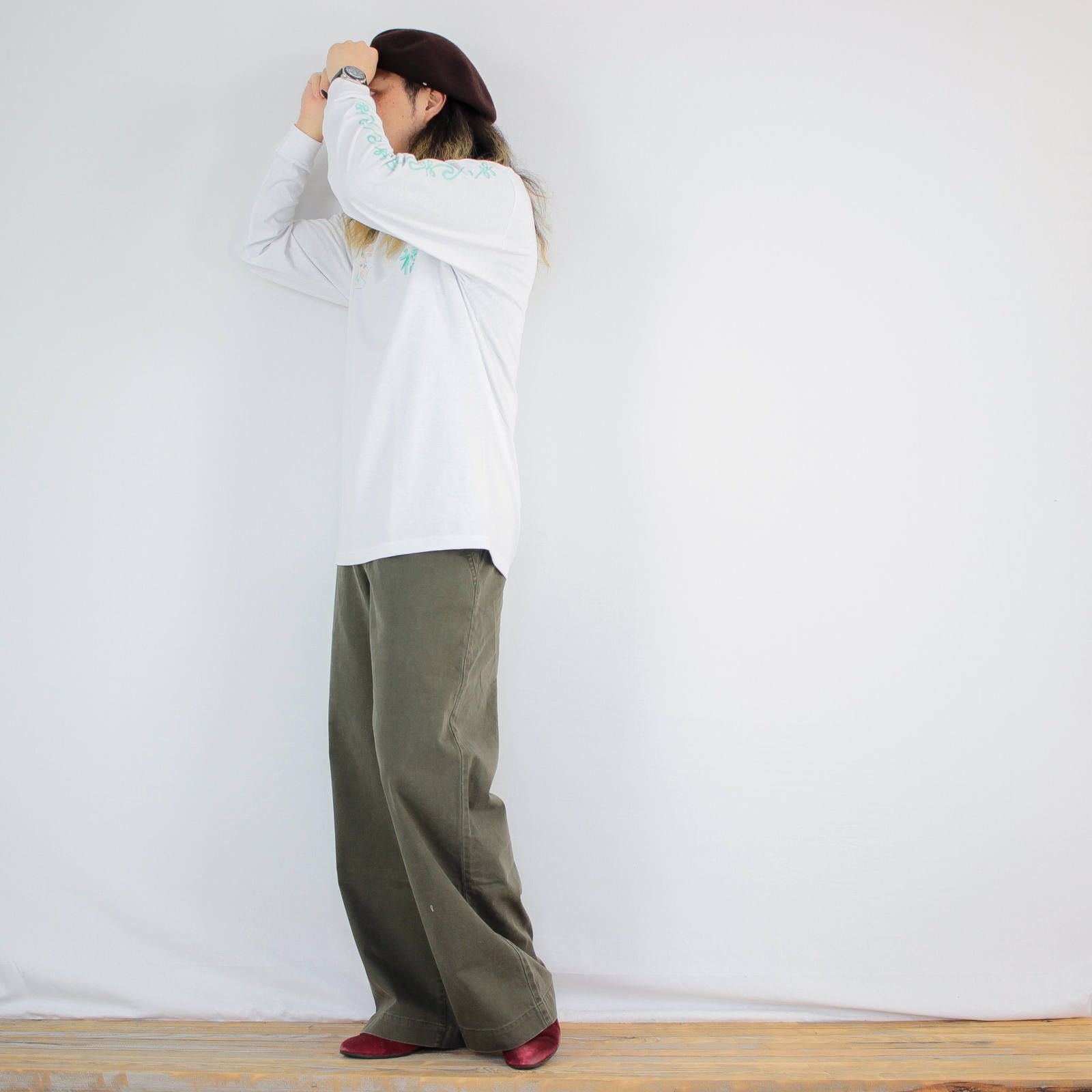 cobachiの刺繍長袖Tシャツを使ったコーディネート【日曜日】