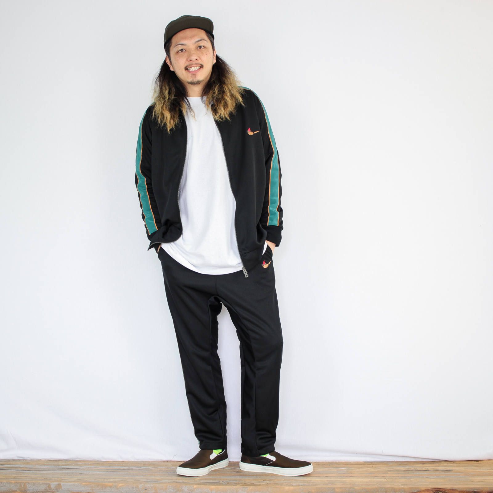 cobachiの刺繍長袖Tシャツを使ったコーディネート【金曜日】