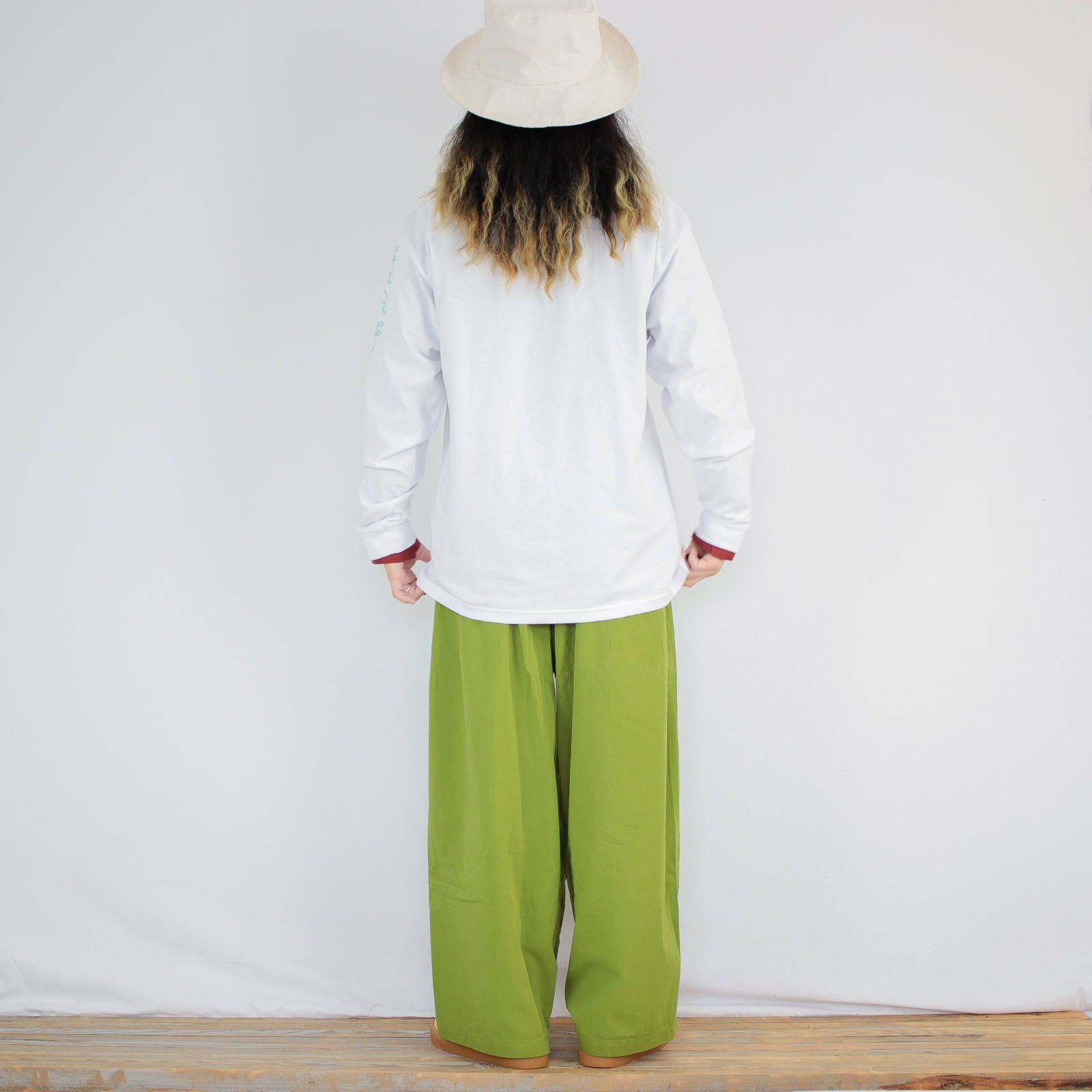 cobachiの刺繍長袖Tシャツを使ったコーディネート【木曜日】