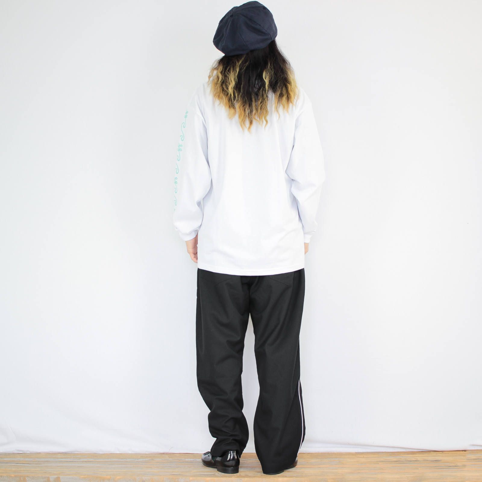 cobachiの刺繍長袖Tシャツを使ったコーディネート【水曜日】