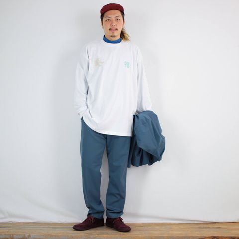 cobachiの刺繍長袖Tシャツを使ったコーディネート【月曜日】