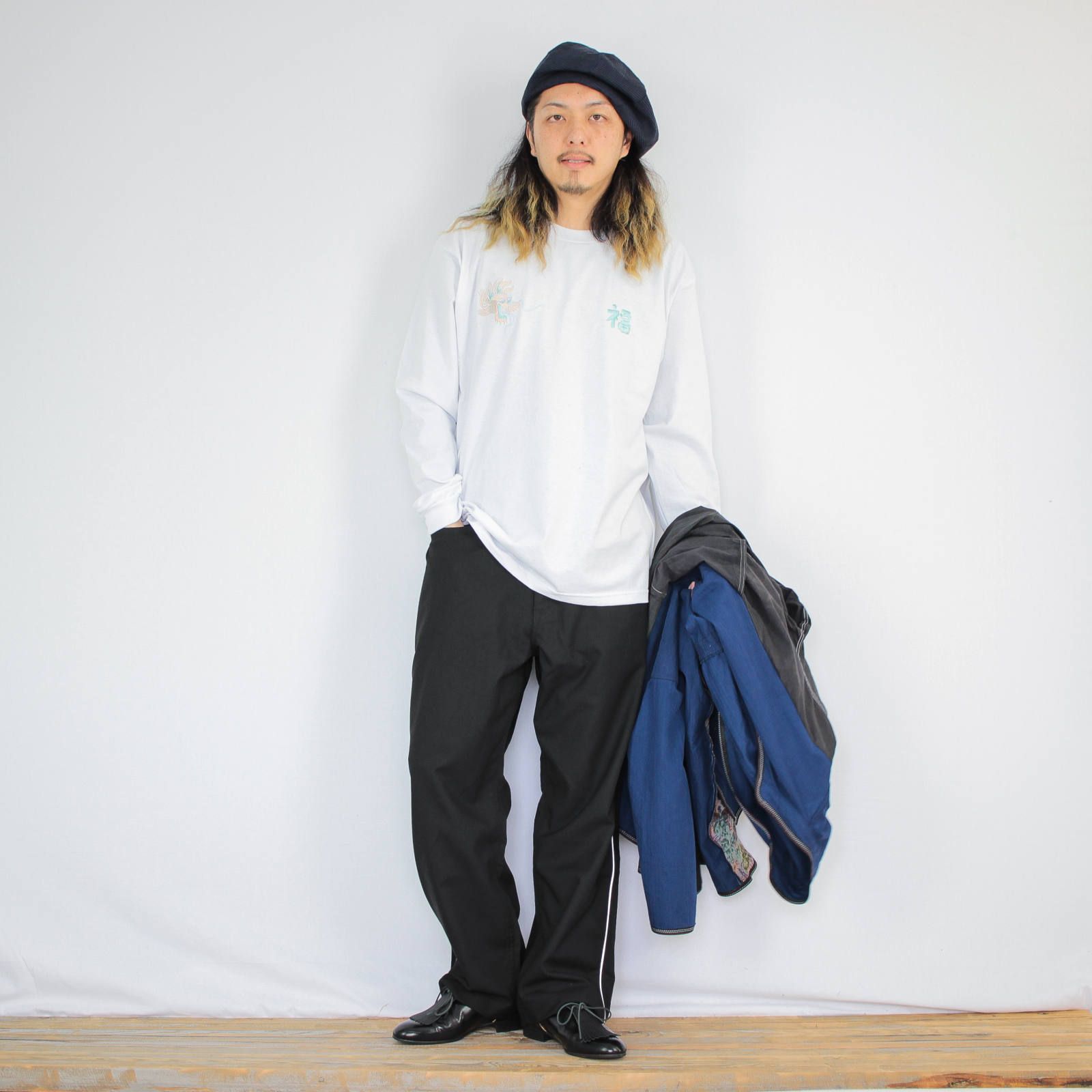 cobachiの刺繍長袖Tシャツを使ったコーディネート【水曜日】