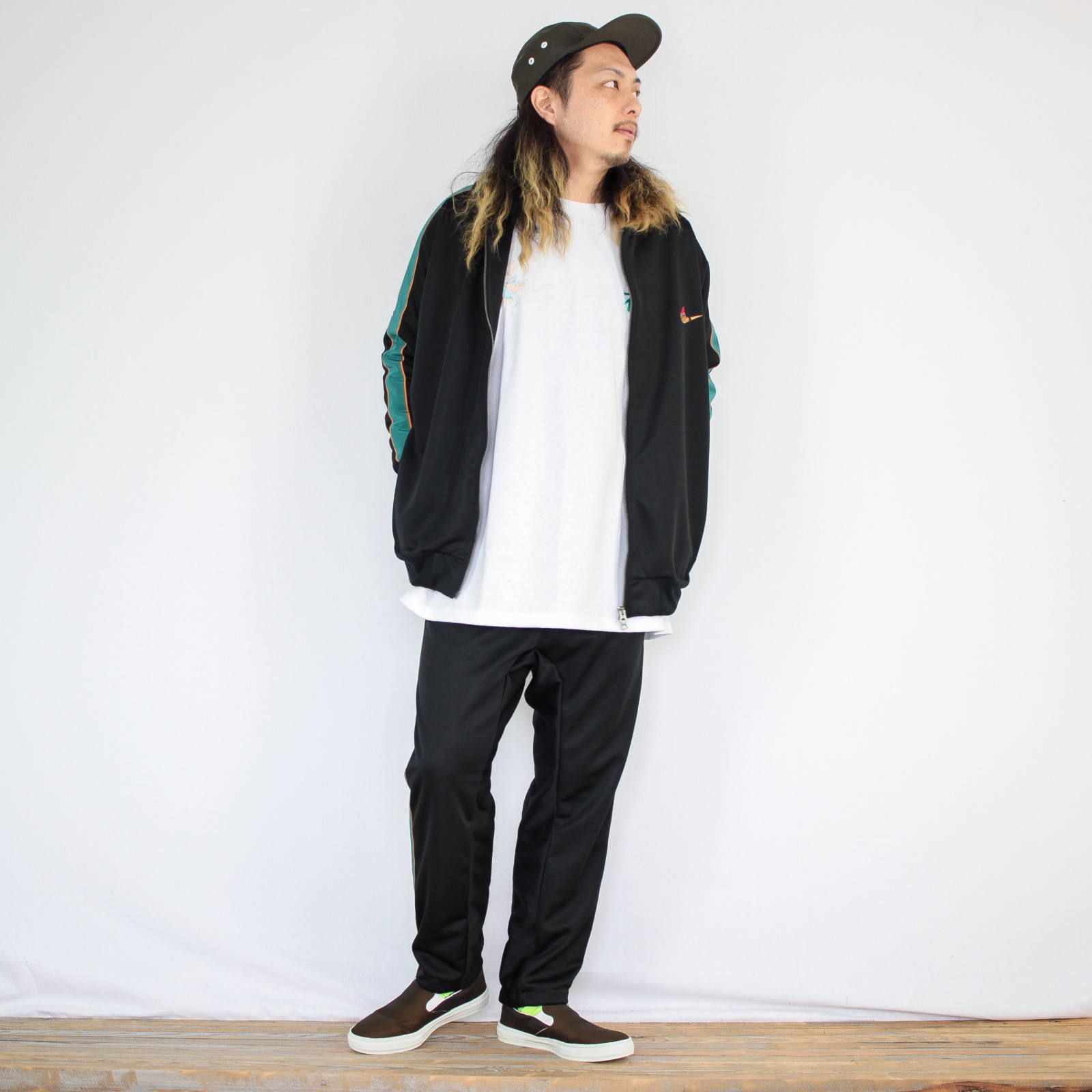 cobachiの刺繍長袖Tシャツを使ったコーディネート【金曜日】