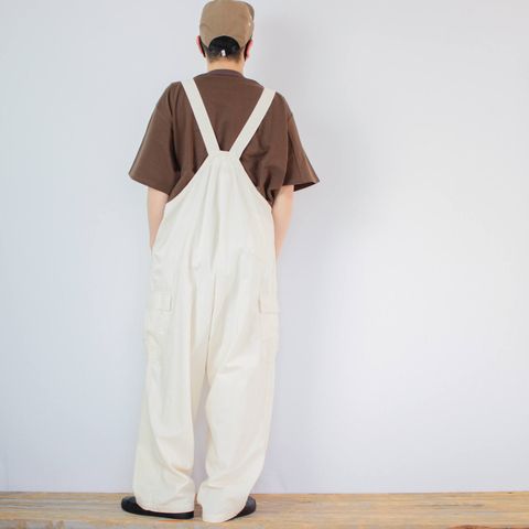 kelenのアシンメトリーTシャツを使ったコーディネート【2日目】