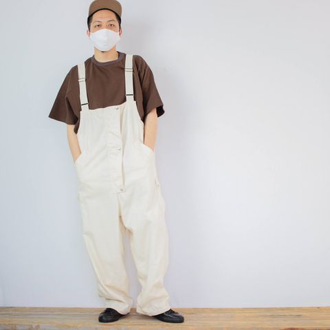 kelenのアシンメトリーTシャツを使ったコーディネート【2日目】