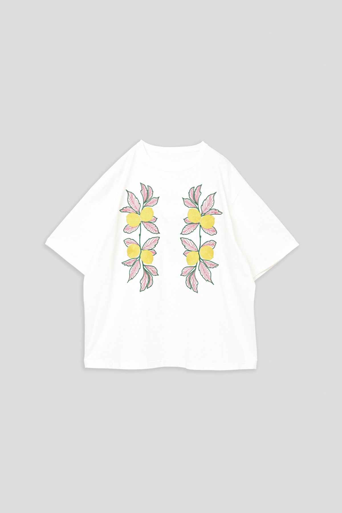 MEGURU / NEEDLE PATCH TOP 刺繍Tシャツ - OFFWHITE