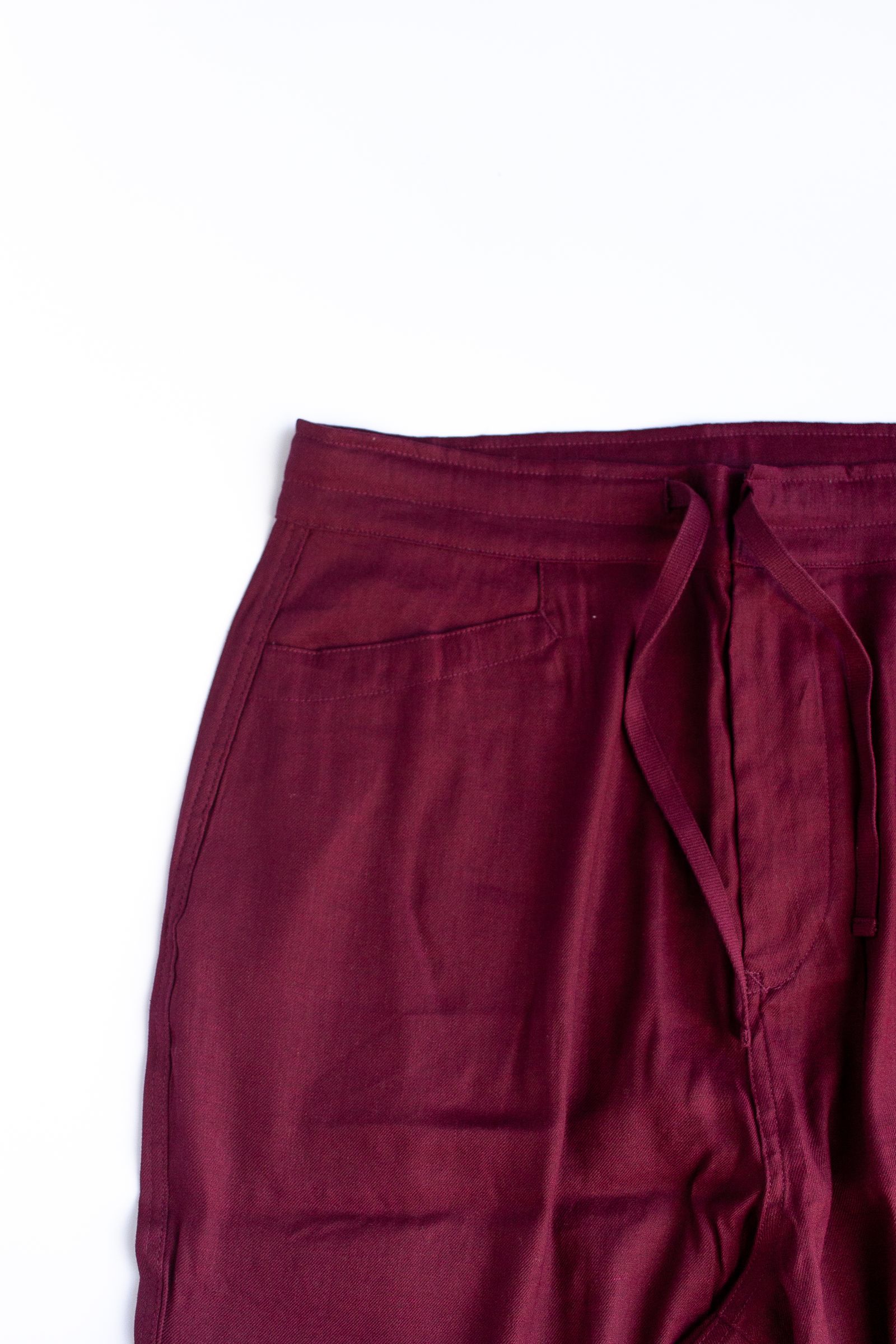 リラックスパンツ : LINEN・RAYON TAPERED TROUSER / リネン・レーヨンテーパードトラウザー"PATICA" - ボルドー