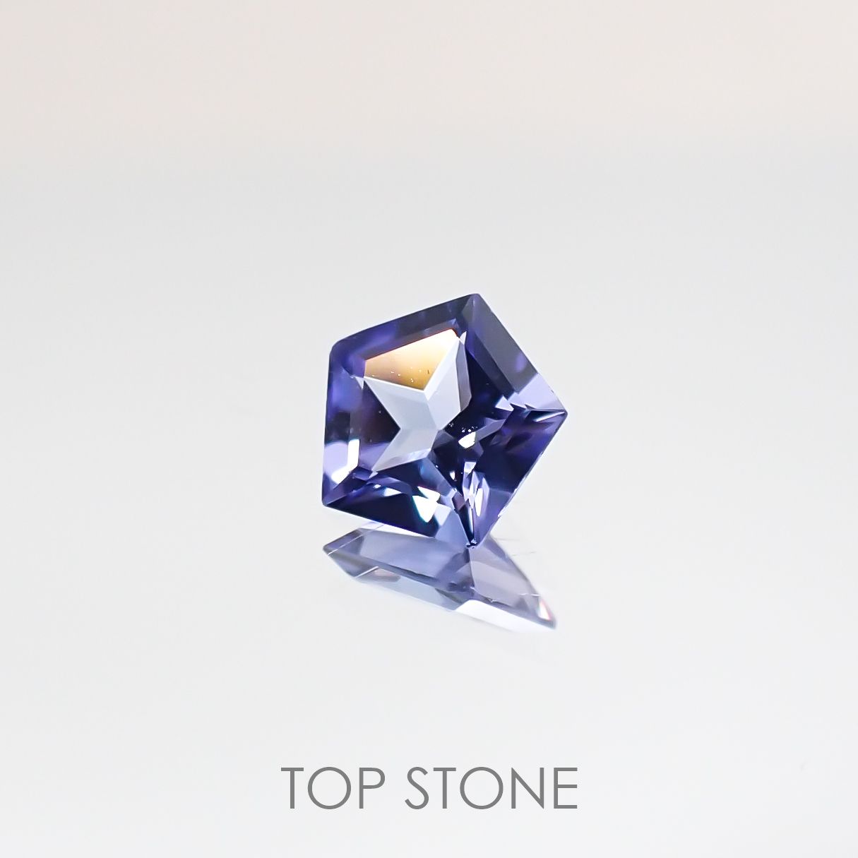 ◇ペンタゴンカット◇タンザナイトSA タンザニア産 ルース 0.17ct[210610993]4.1×4mm前後