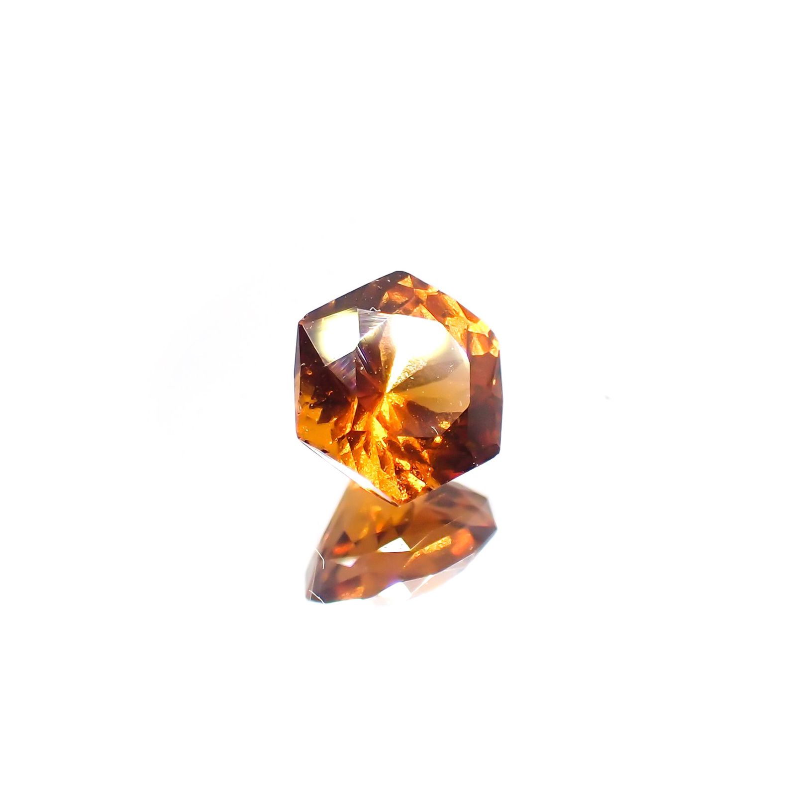 ◇ヘキサゴンカット◇ヘソナイトガーネット(宝石名ガーネット) スリランカ産 1.16ct 識別済[210912690]5.9×5.9mm前後
