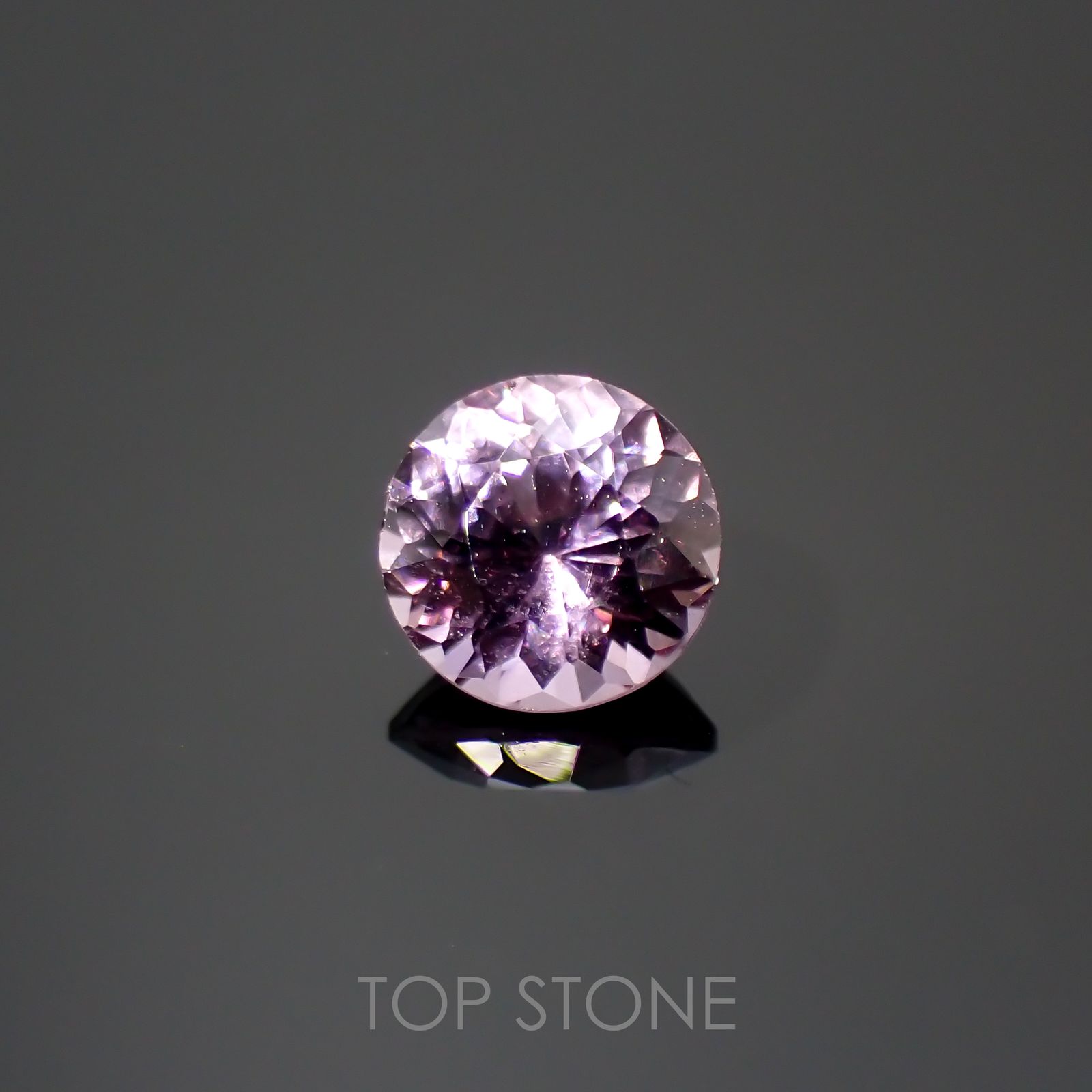 ラベンダーピンクスピネル(宝石名スピネル)ビルマ/マダガスカル産 0.48ct 識別済[220114552]4.6x4.6mm前後