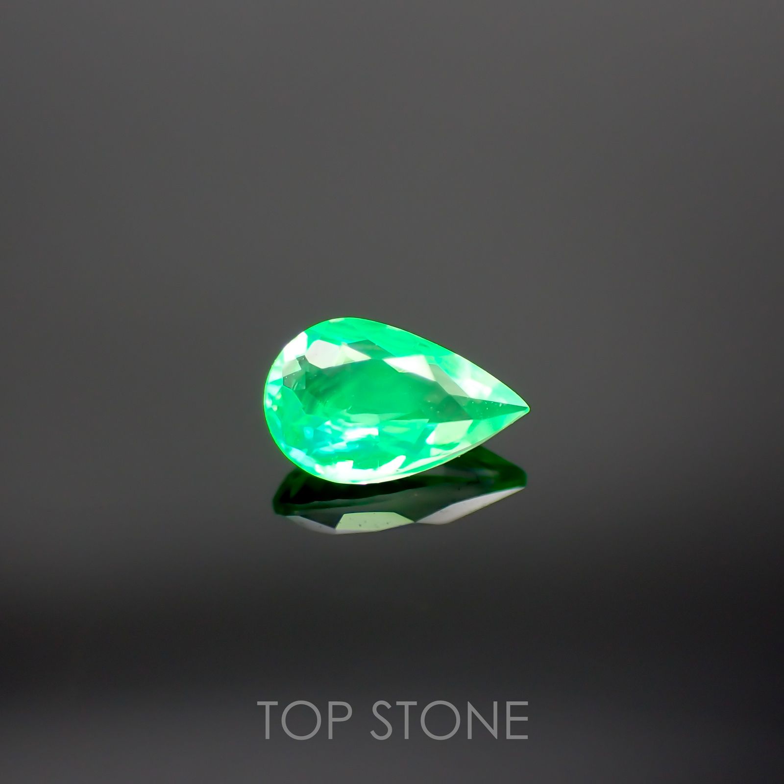 ハイアライトオパール(宝石名オパール) メキシコ産 0.154ct ソ付(彩珠)[210711152]5.2×3.2mm前後