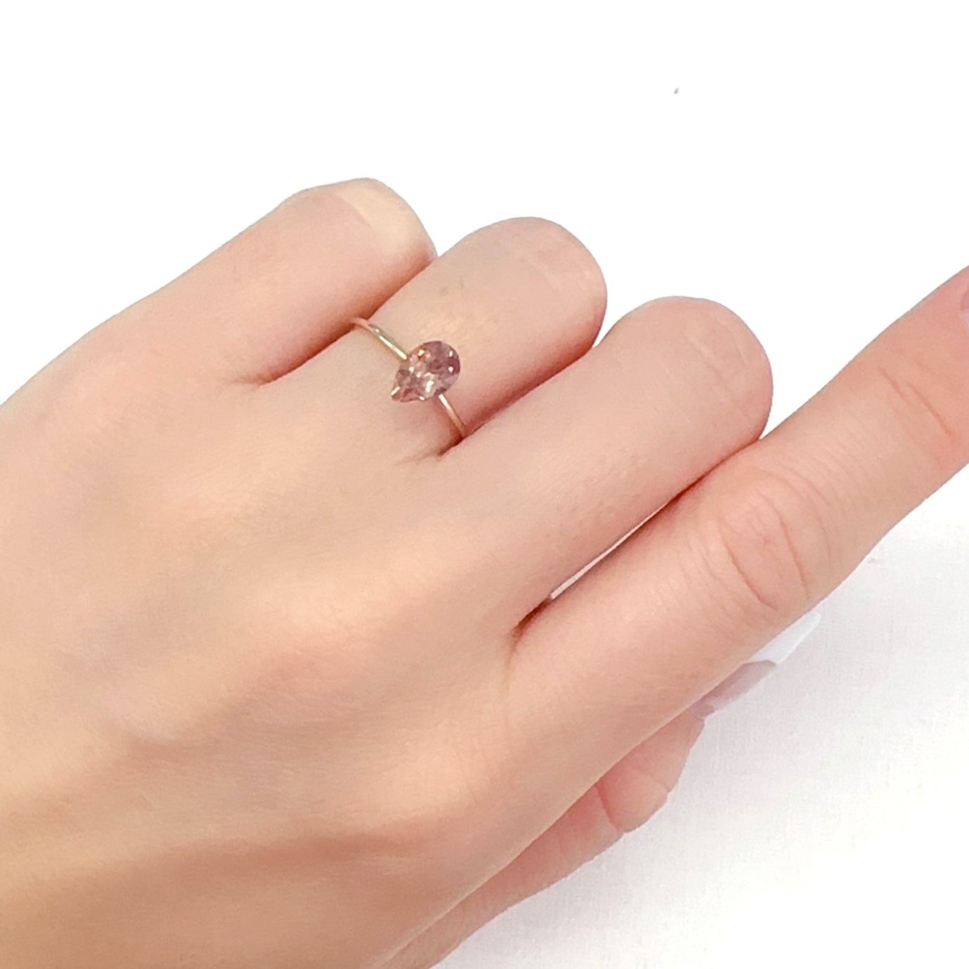 ピンクアパタイト ブラジル産 0.94ct[231224937]7.7x5mm前後