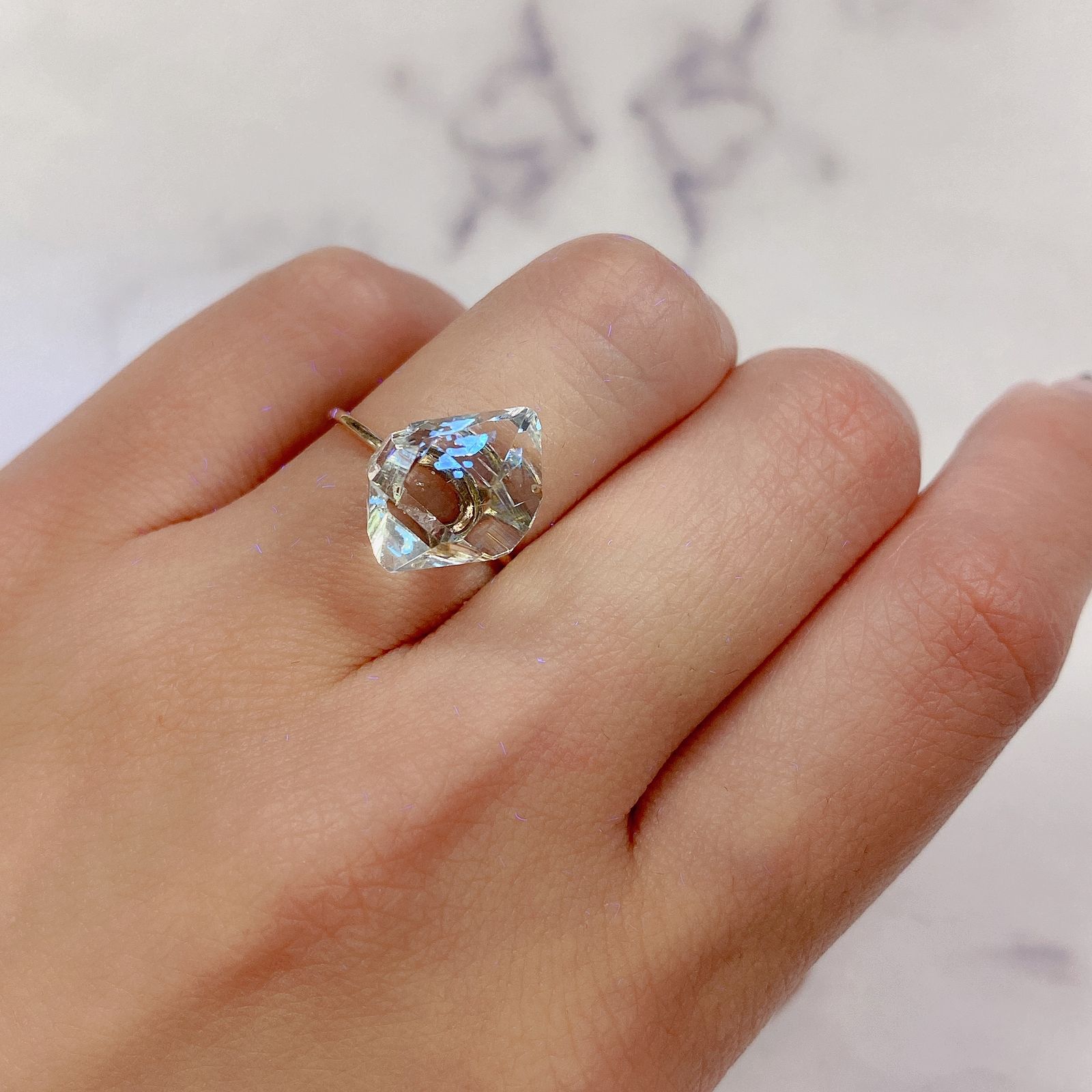 オイルインクォーツ原石 パキスタン産 5.64ct[210811429]13.7×10.6mm前後