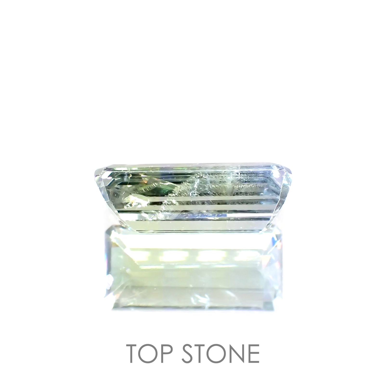 パーティカラータンザナイト(宝石名パーティカラード・ゾイサイト) タンザニア産 3.033ct ソ付(彩珠)[210410777]12×5.7mm前後