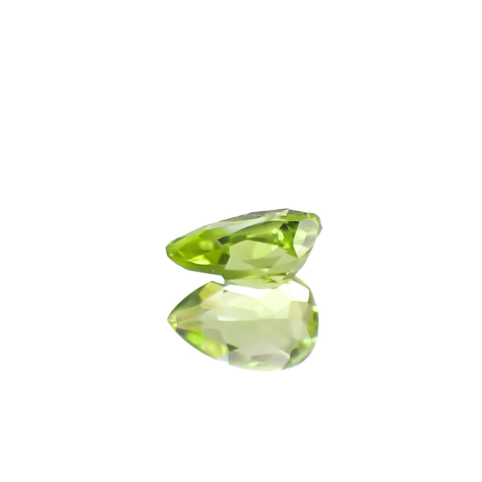 ペリドット 中国産 1.53ct [250330116]8.8x6mm前後