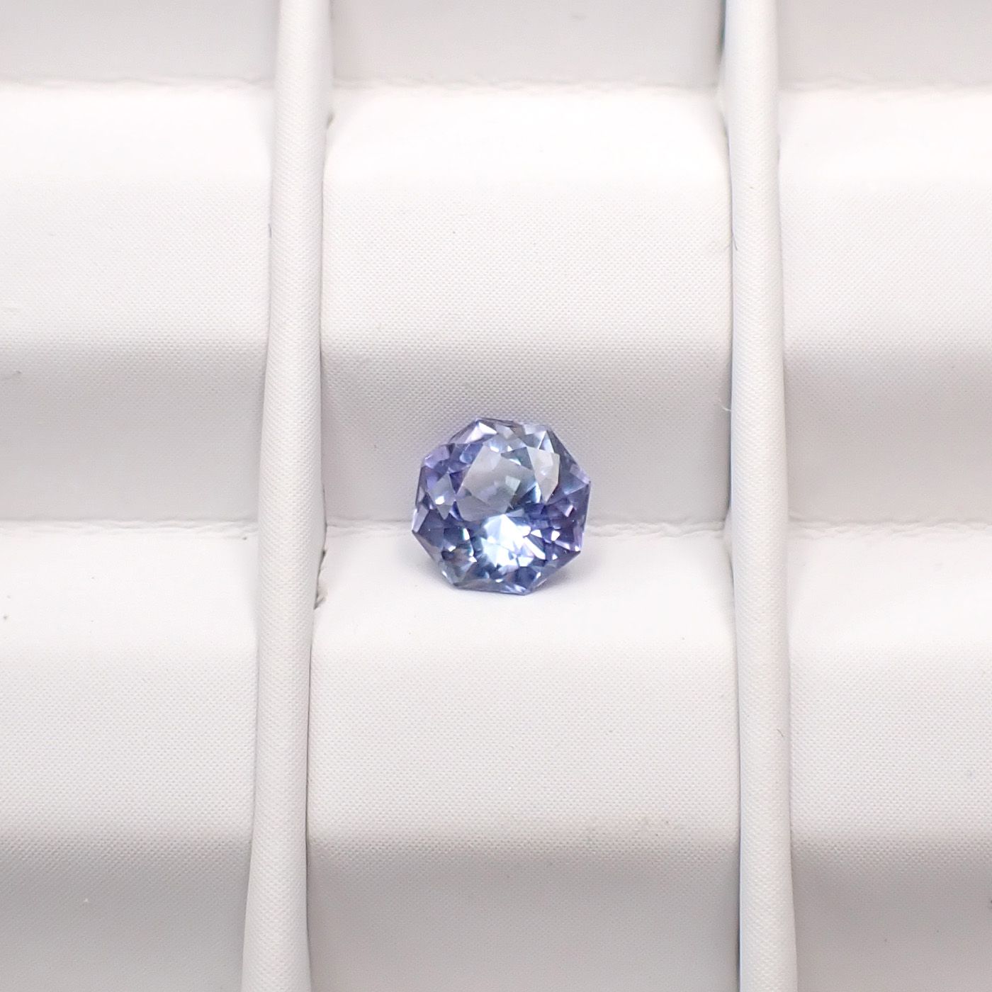 ◇オクタゴンカット◇タンザナイト 非加熱 タンザニア産 0.76ct / 5.5x5.5mm前後 [251031216]