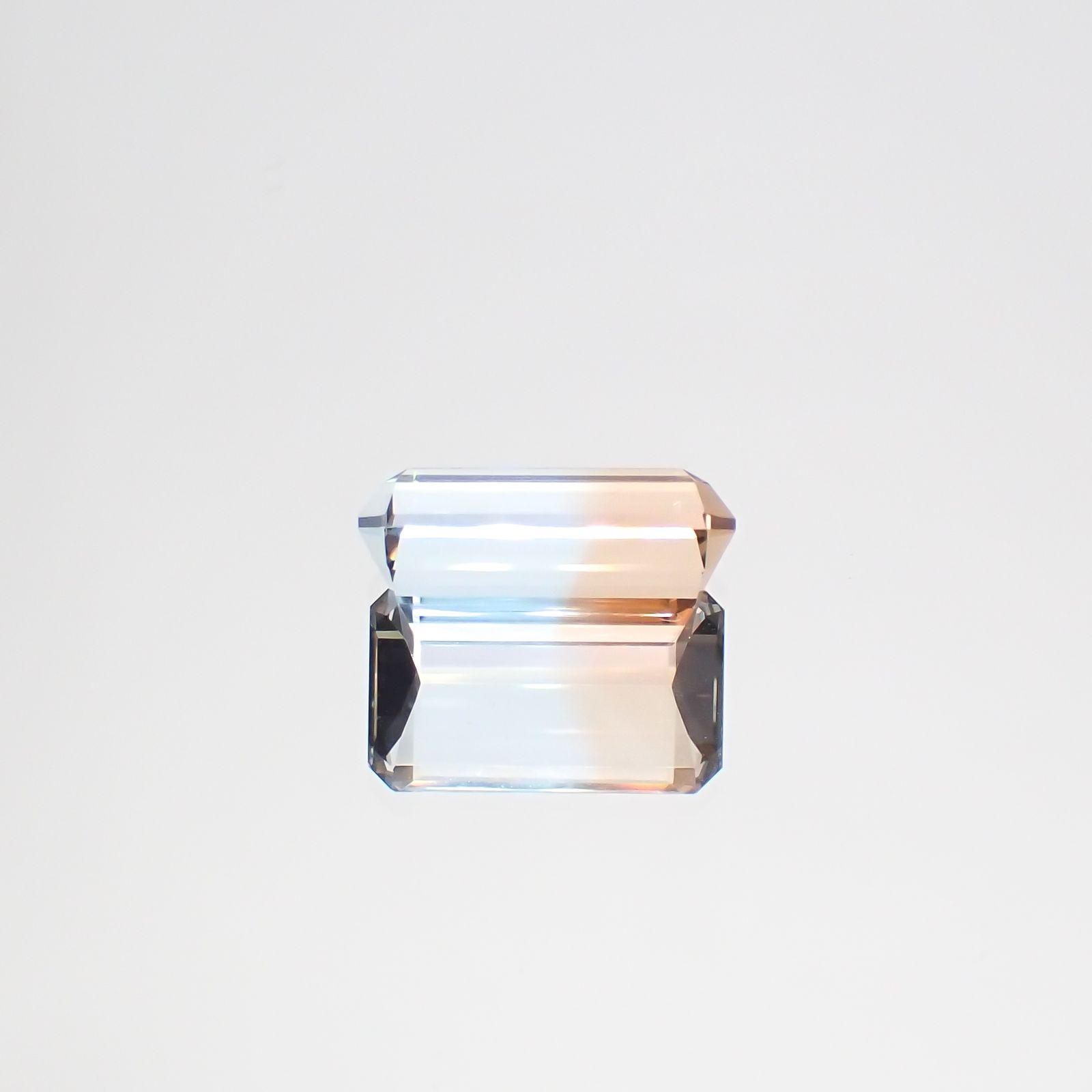 バイカラートパーズ ウクライナ産 5.49ct[231224895]12.2x7.1mm前後