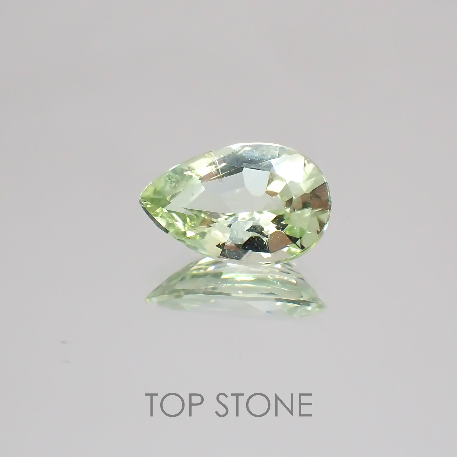 ミントガーネット(宝石名グリーン グロッシュラー・ガーネット)タンザニア・メレラニ鉱山産 1.10ct 識別済[220717128]8.6x5.8mm前後