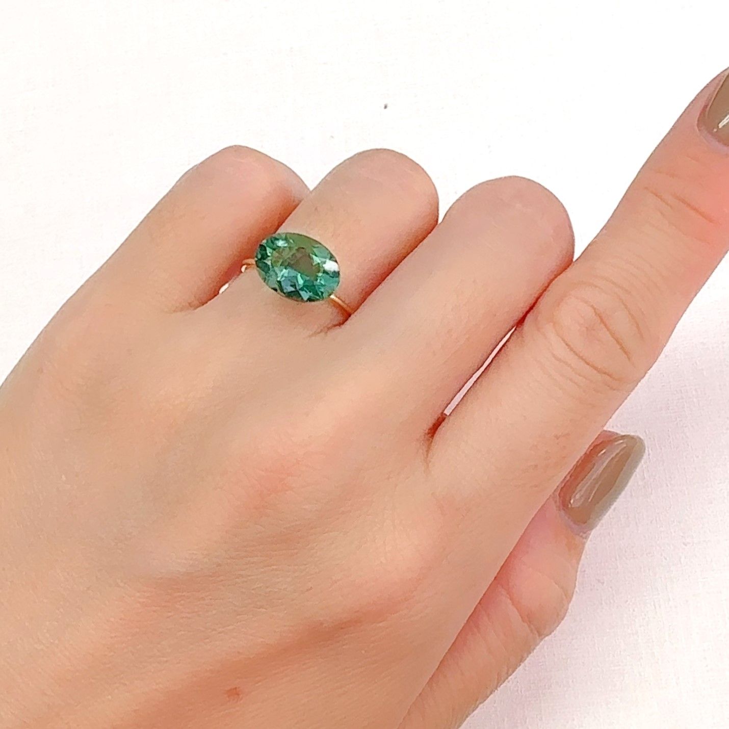 フローライト フルオレッセンス イギリス・ロジャリー鉱山産 3.90ct[240928900]11.5x8.4mm前後
