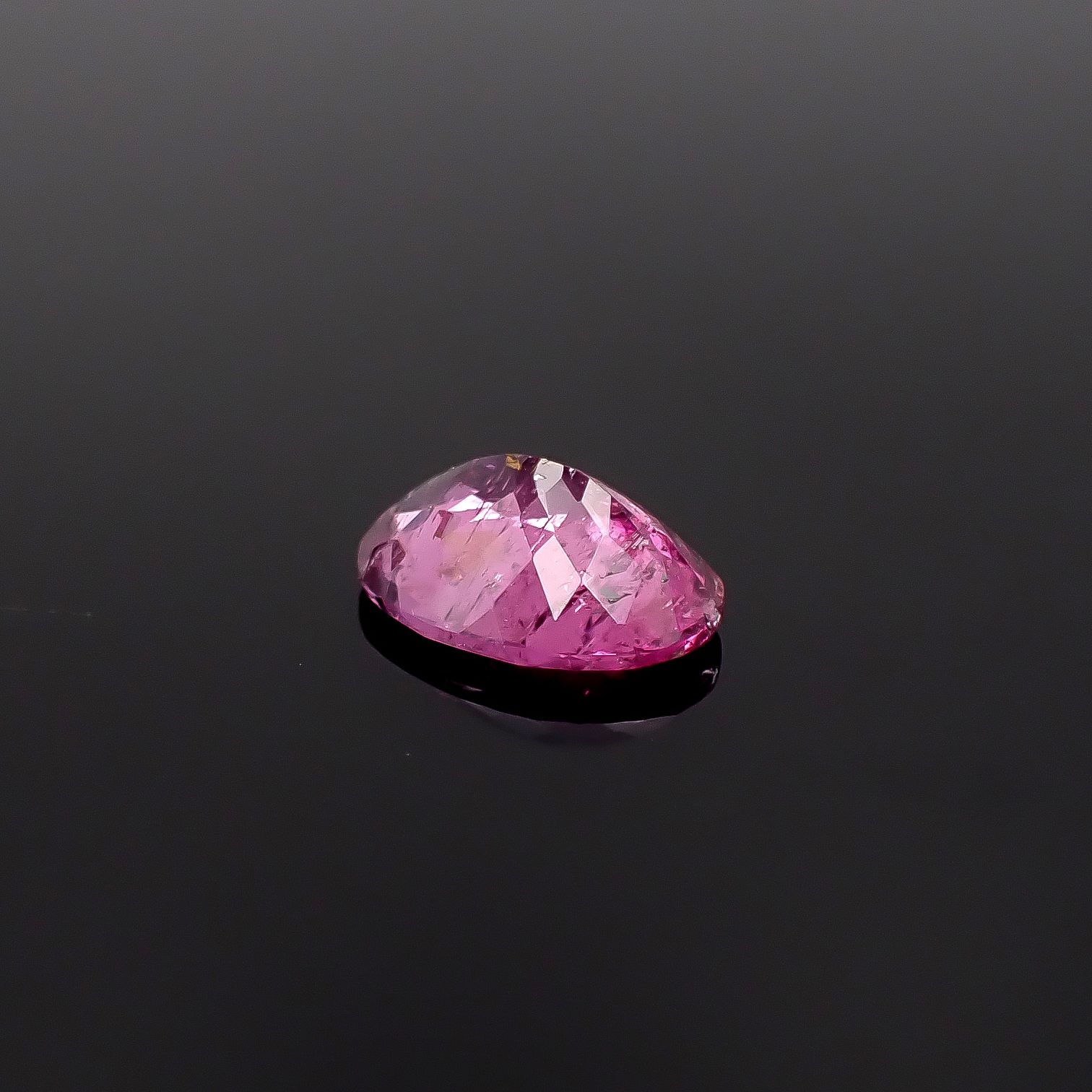 エルバイトトルマリン(宝石名トルマリン/別名エルバイト・トルマリン)モザンビーク産 ソ付(宝貴協) 3.419ct / 12.13x8.88mm前後 [260231777]