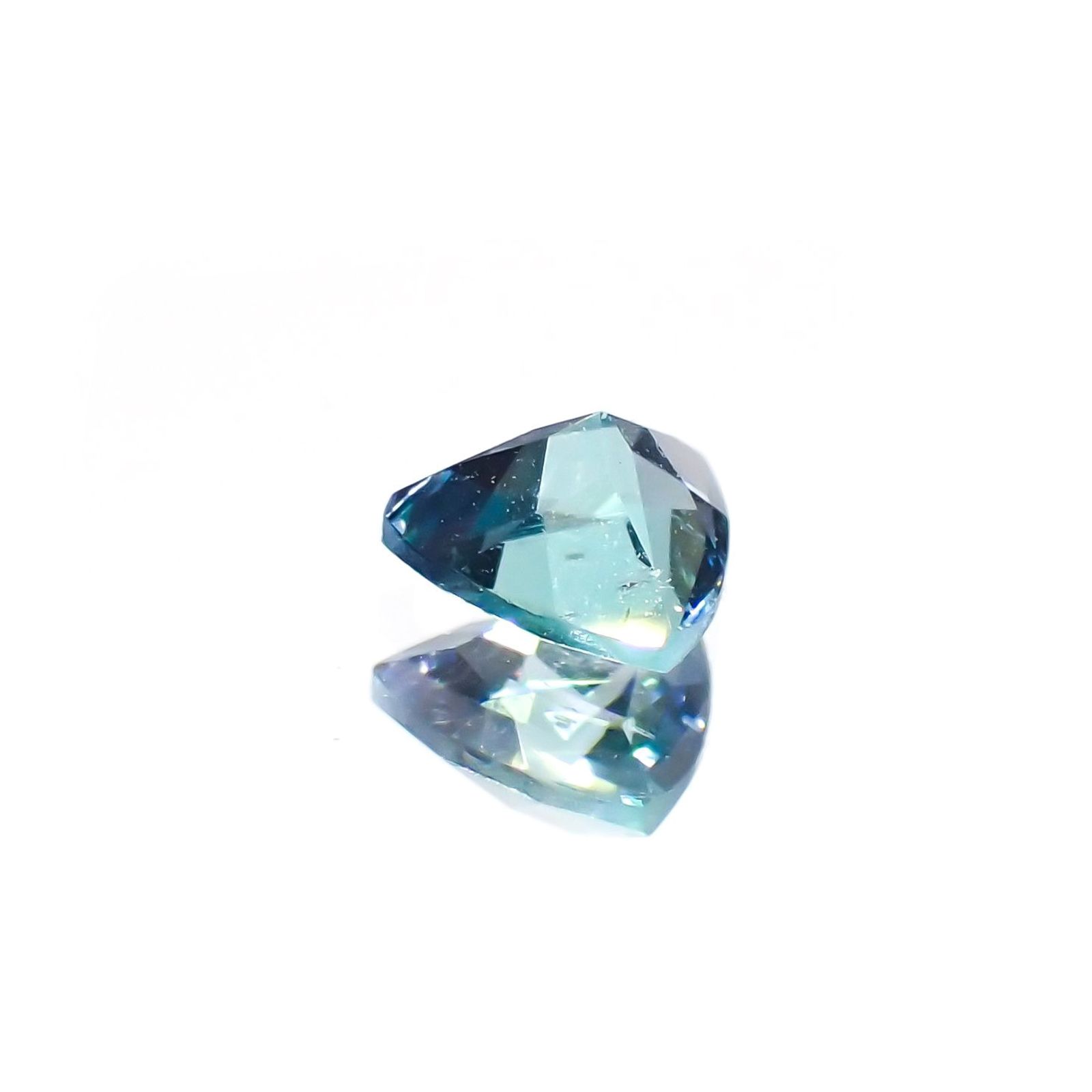 ブルーコーネルピン タンザニア産 0.23ct / 4x4mm前後 [231224497]