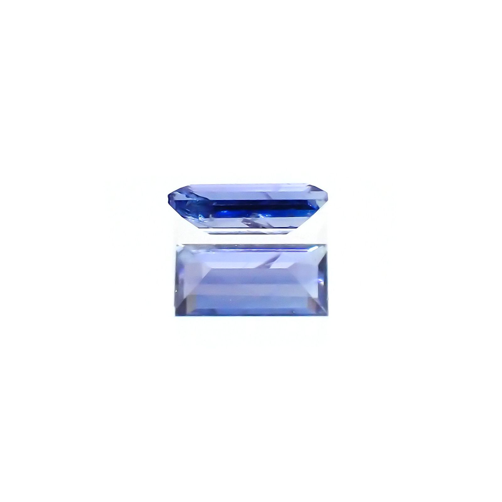 ベニトアイト(宝石名ベニトアイト) アメリカ・カリフォルニア産 0.099ct 識別済[20129265]3.9×1.9mm前後