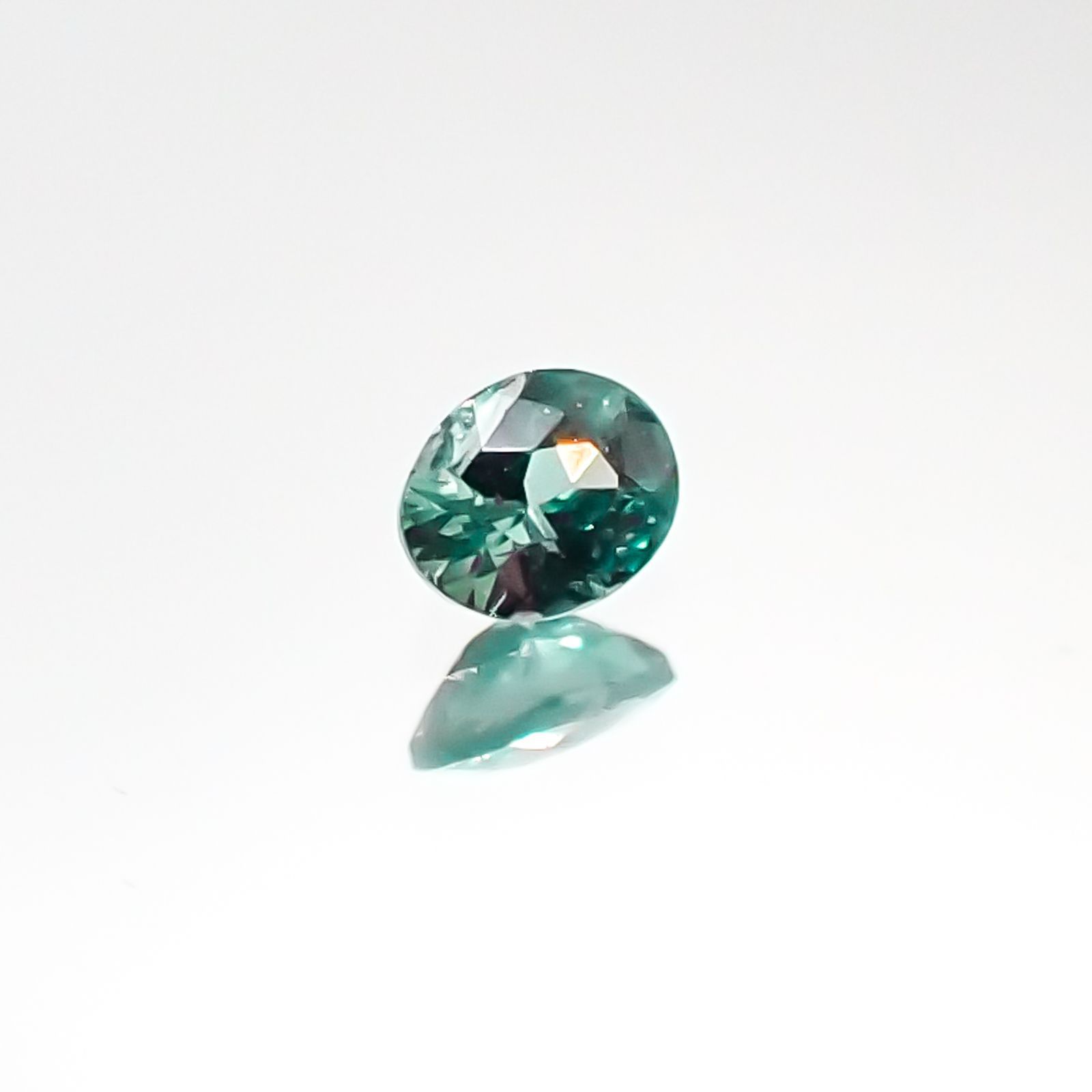 アレキサンドライト ブラジル産 ルース 0.06ct[20095554]2.7×2.2mm前後