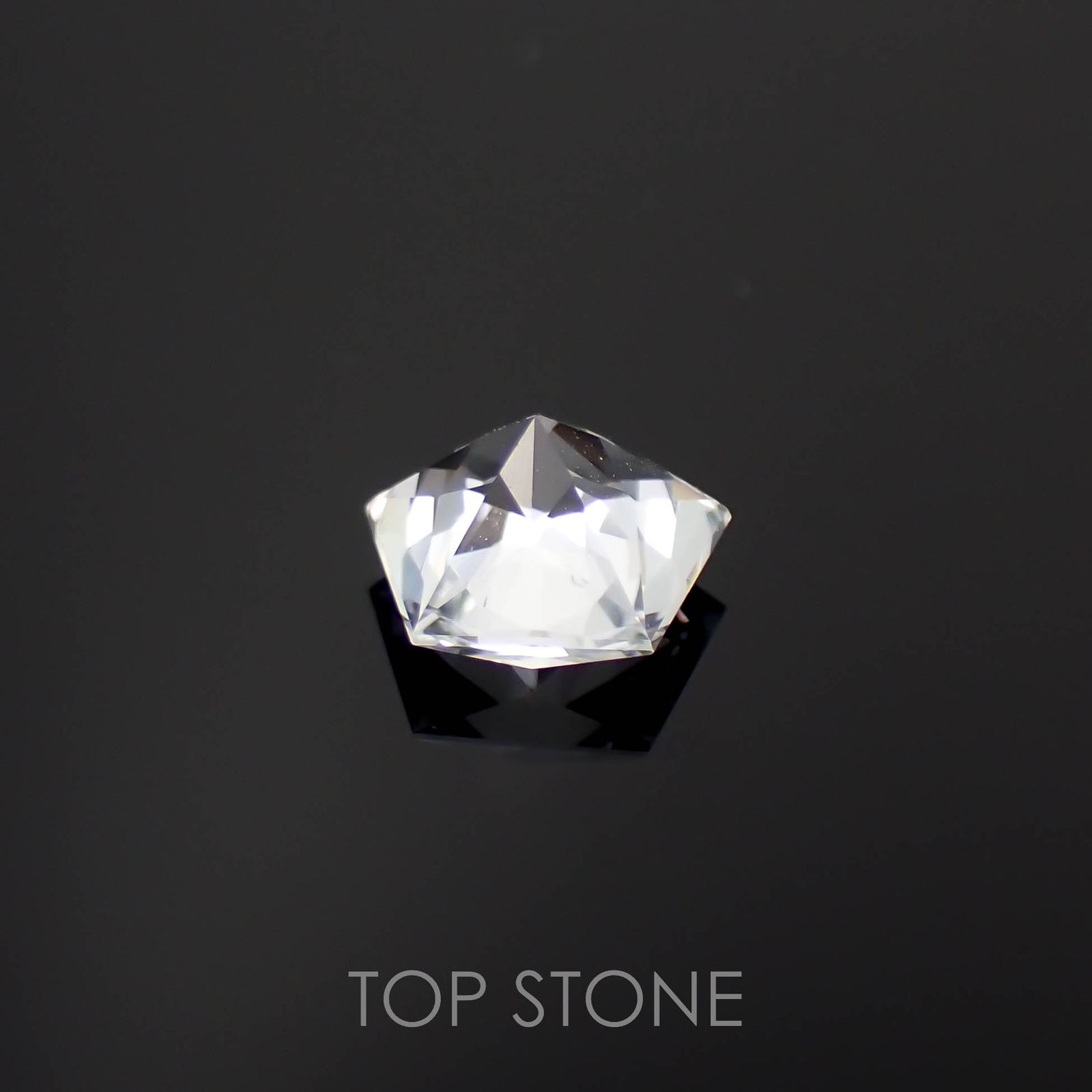 ◇ペンタゴンカット◇ゴッシェナイト(宝石名ゴッシェナイト)ブラジル産 0.86ct 識別済[221219397]6.5x6.9mm前後