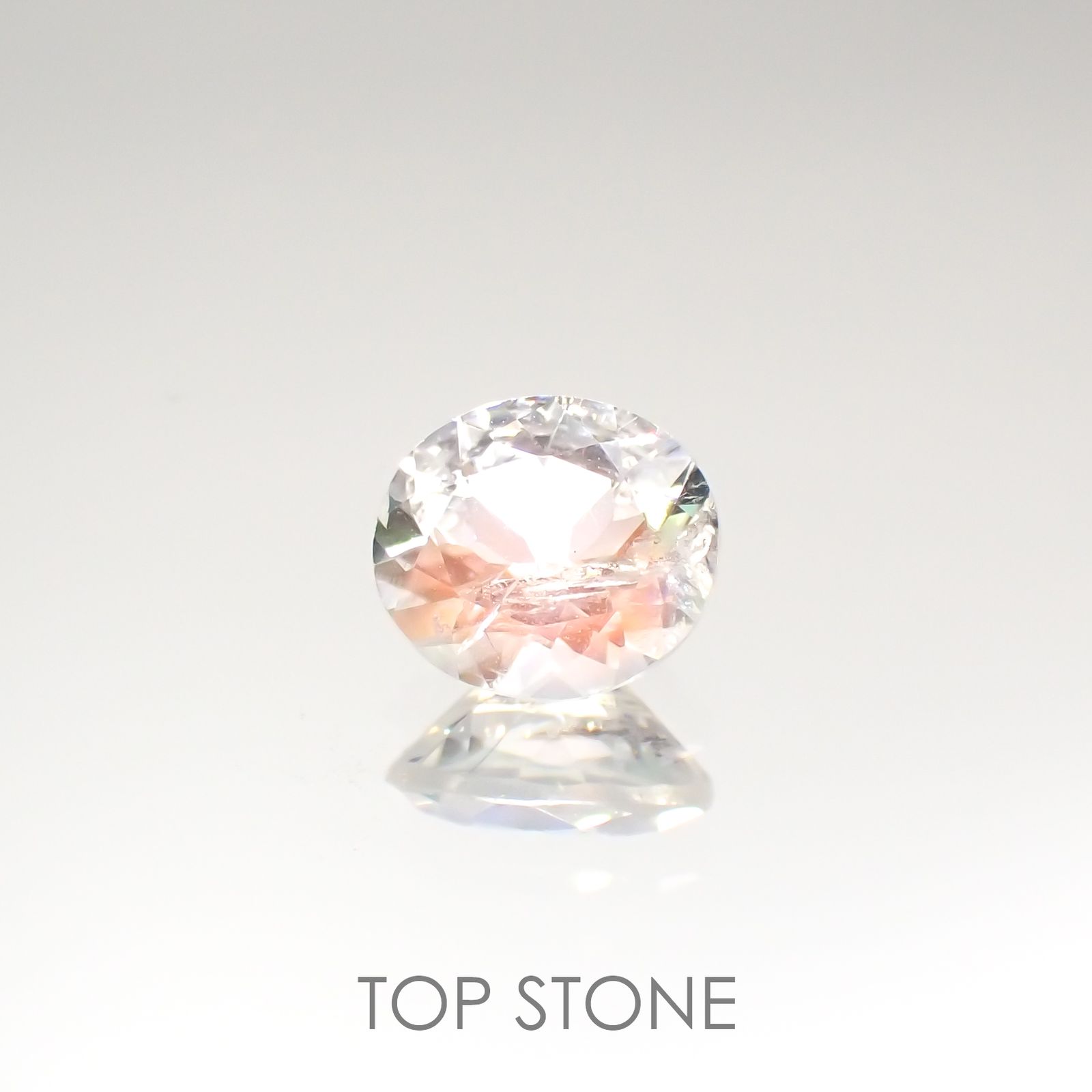 レインボームーンストーン(宝石名ラブラドライト)タンザニア産 0.81ct 識別済[220115450]6.6x6mm前後