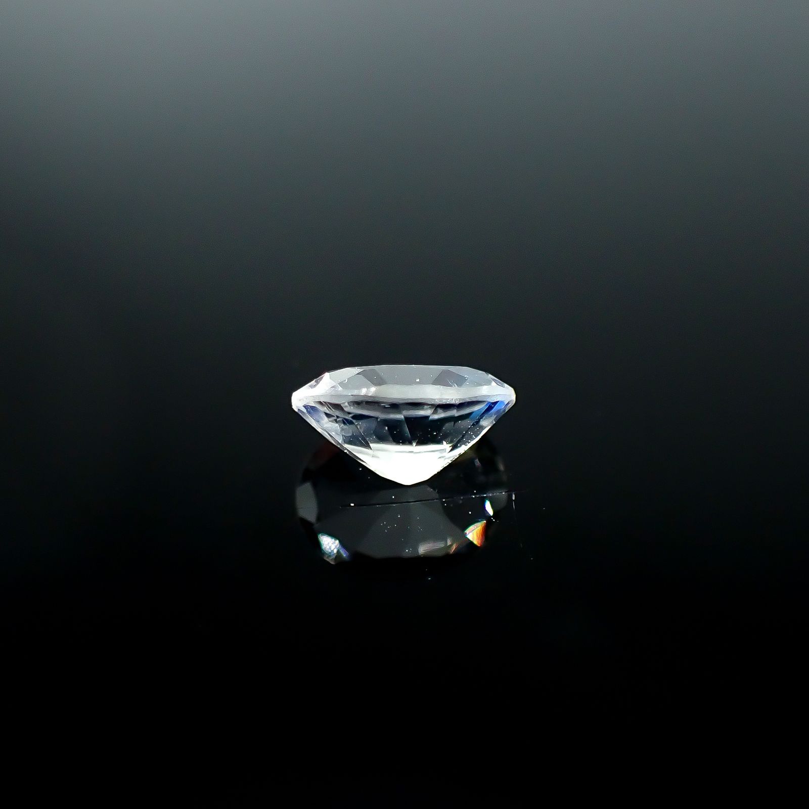 レインボームーンストーン(宝石名ラブラドライト)タンザニア産 0.67ct 識別済[250730916]6.8x5.5mm前後