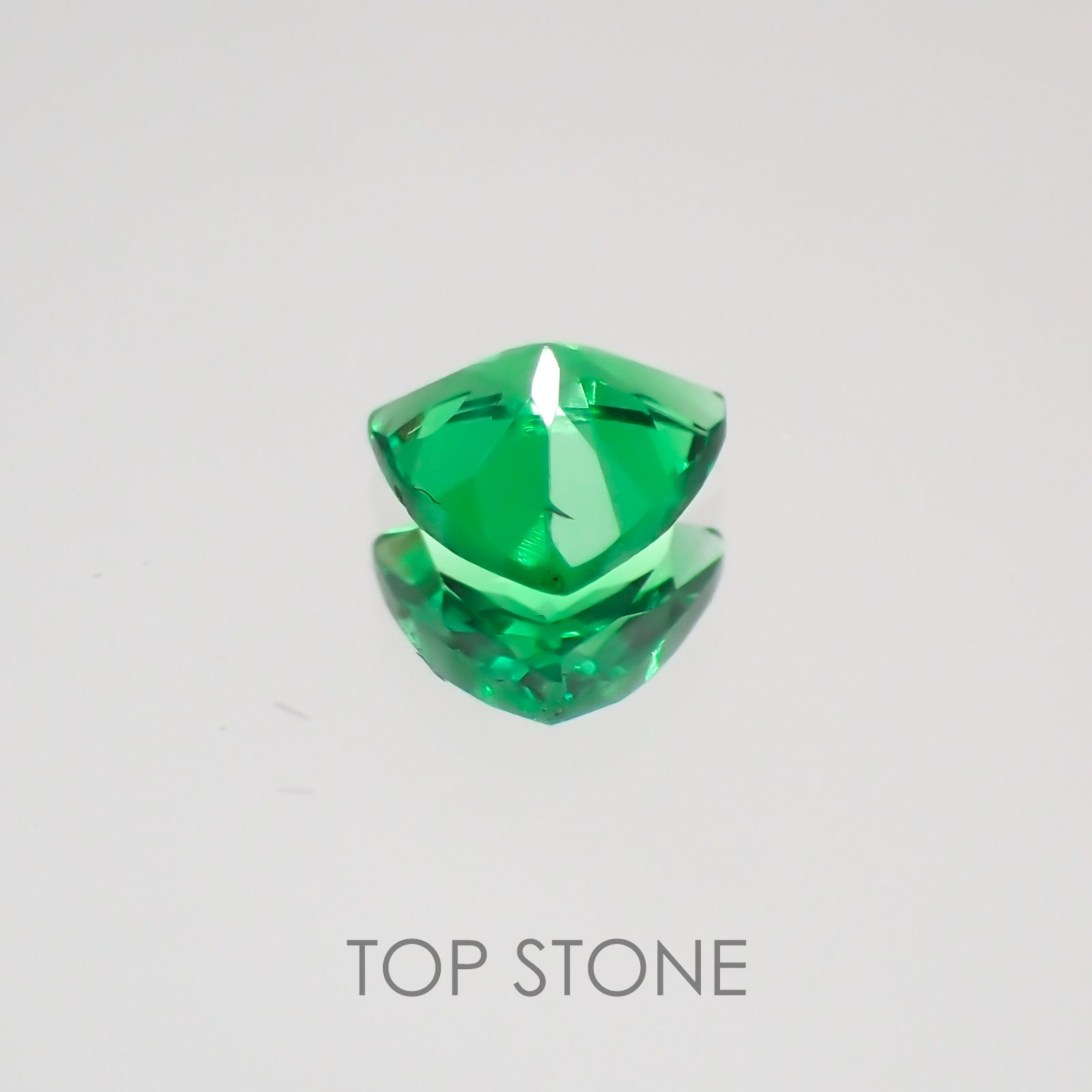 ツァボライト タンザニア産 ルース 0.25ct[21069920]4×4.1mm前後