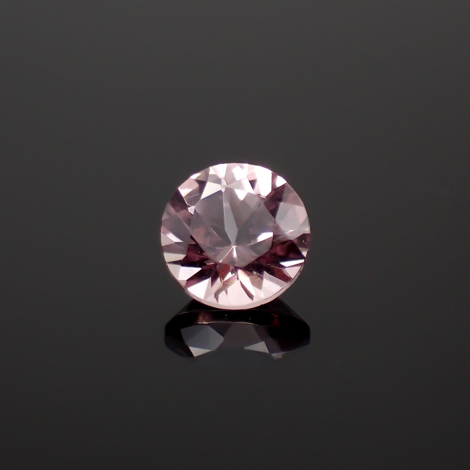 ドラゴンガーネット タンザニア産 0.59ct[230923314]4.9x4.9mm前後